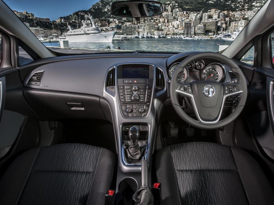  Vauxhall Astra GTC Turbo 2013 года  (фото 11 из 13)